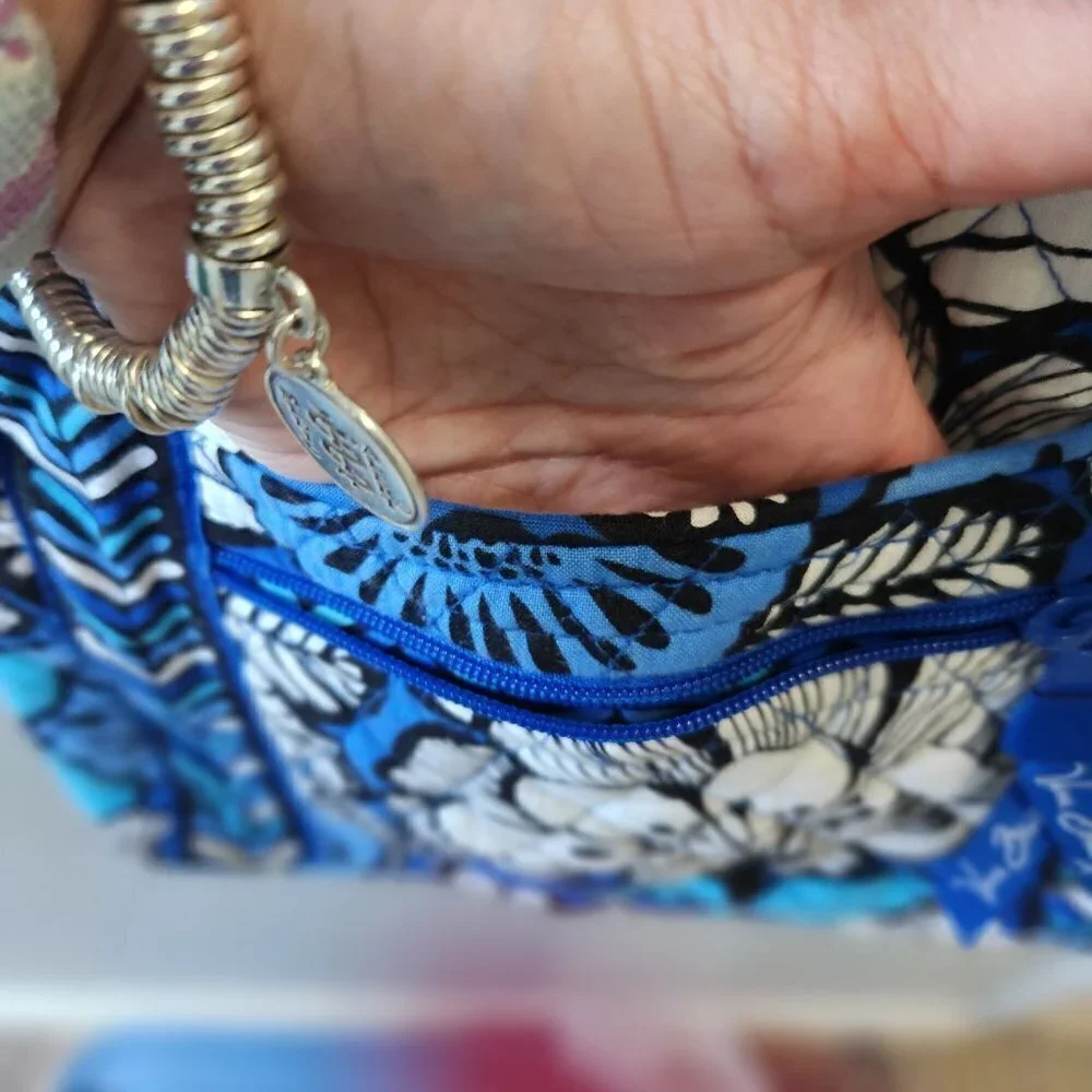 476. Vera Bradley Blue Floral Cross Body Bag - Picture 2 of 8